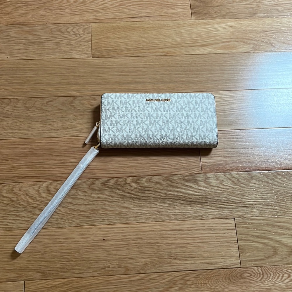 michael kors travel wallet